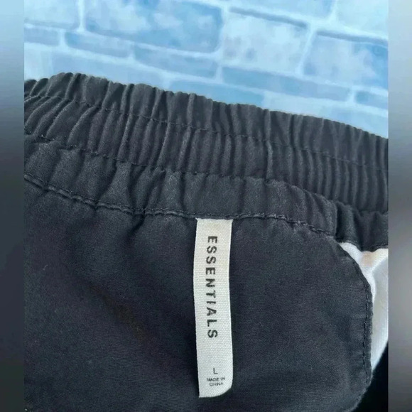 Fear of God Essentials Cargo Pants Khaki large - Picture 11 of 15